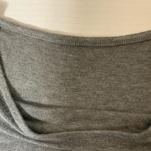 A New Day Gray Women's Top - Picture 2 of 5